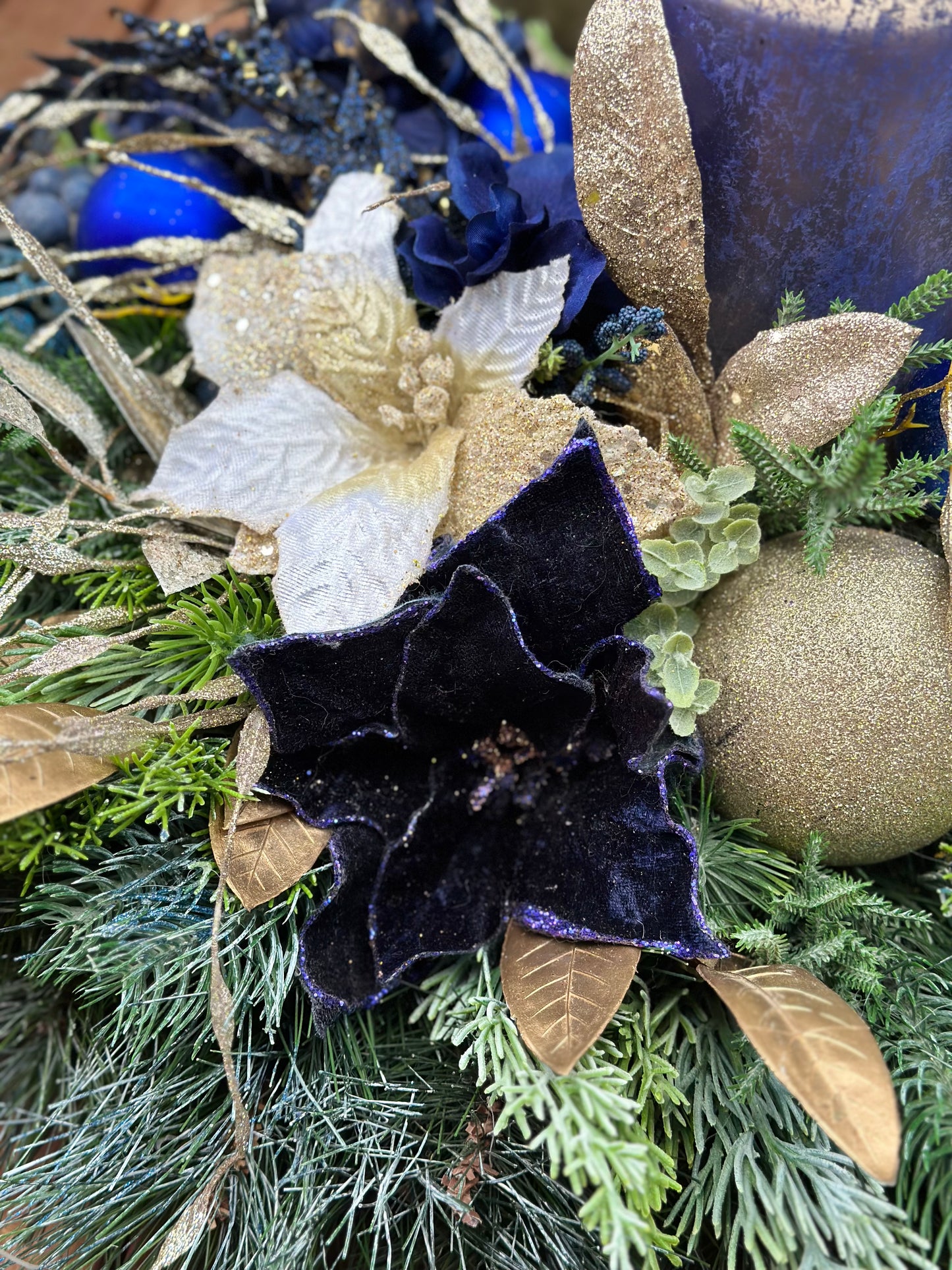 Velvet Night Christmas Centrepiece