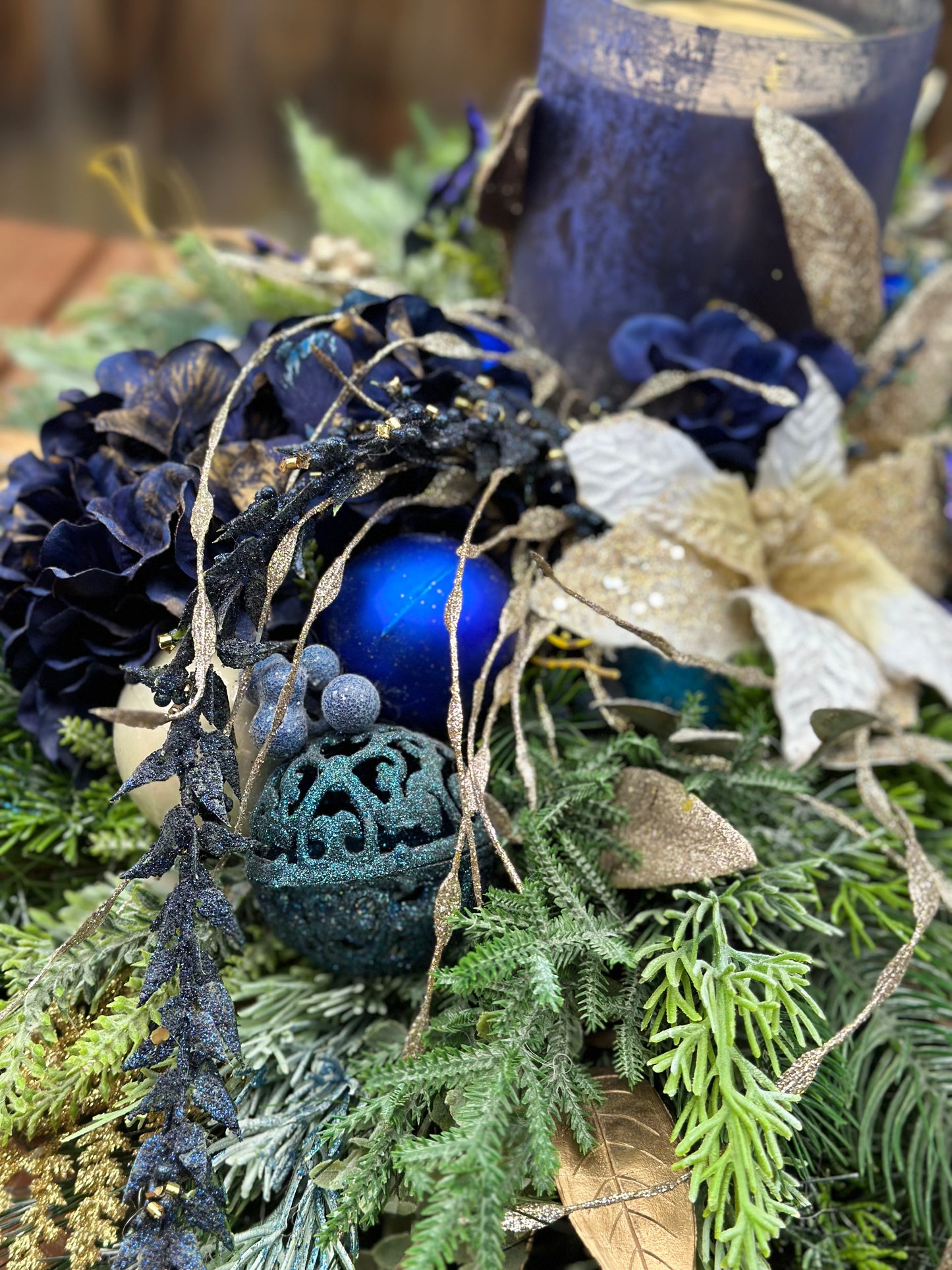 Velvet Night Christmas Centrepiece