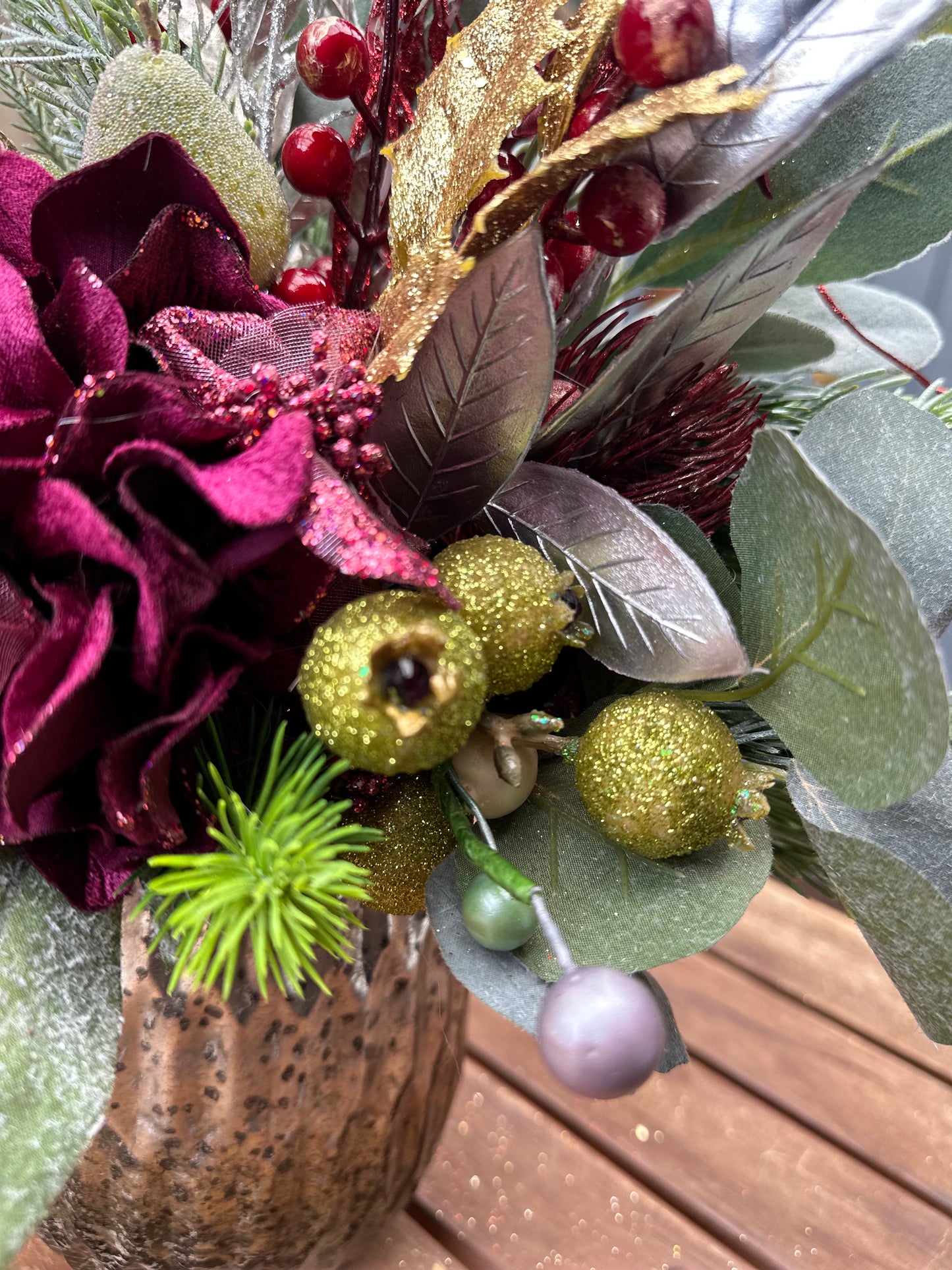 Shiraz Christmas Sparkle Arrangement