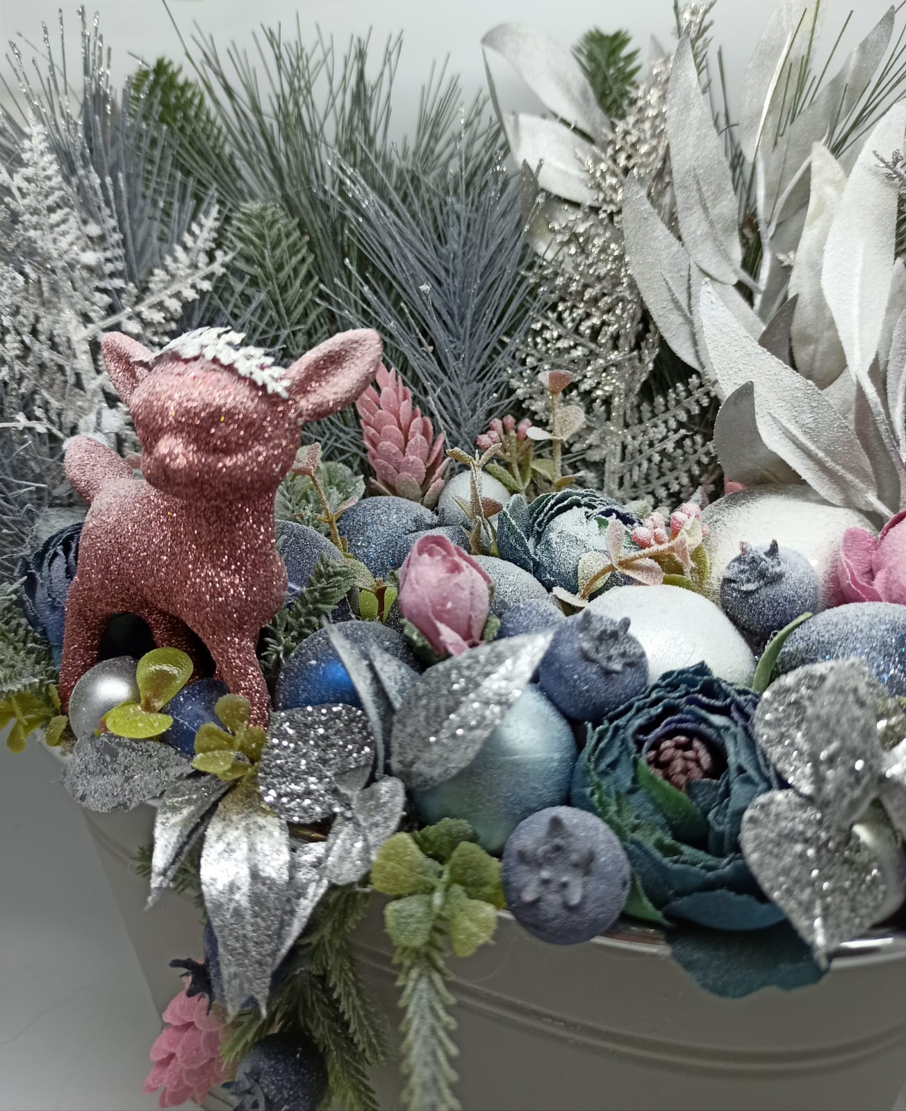 Seasonal Fruits of the Forest Christmas Centrepiece