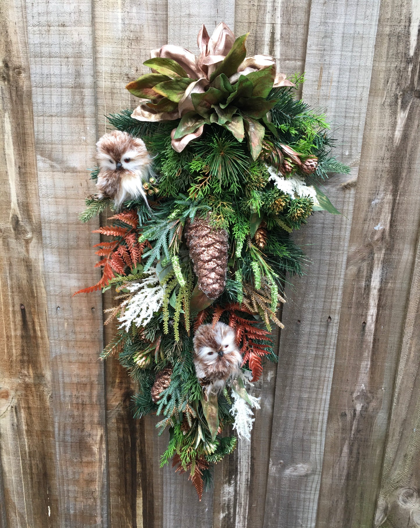 Owl’s Christmas Teardrop Swag