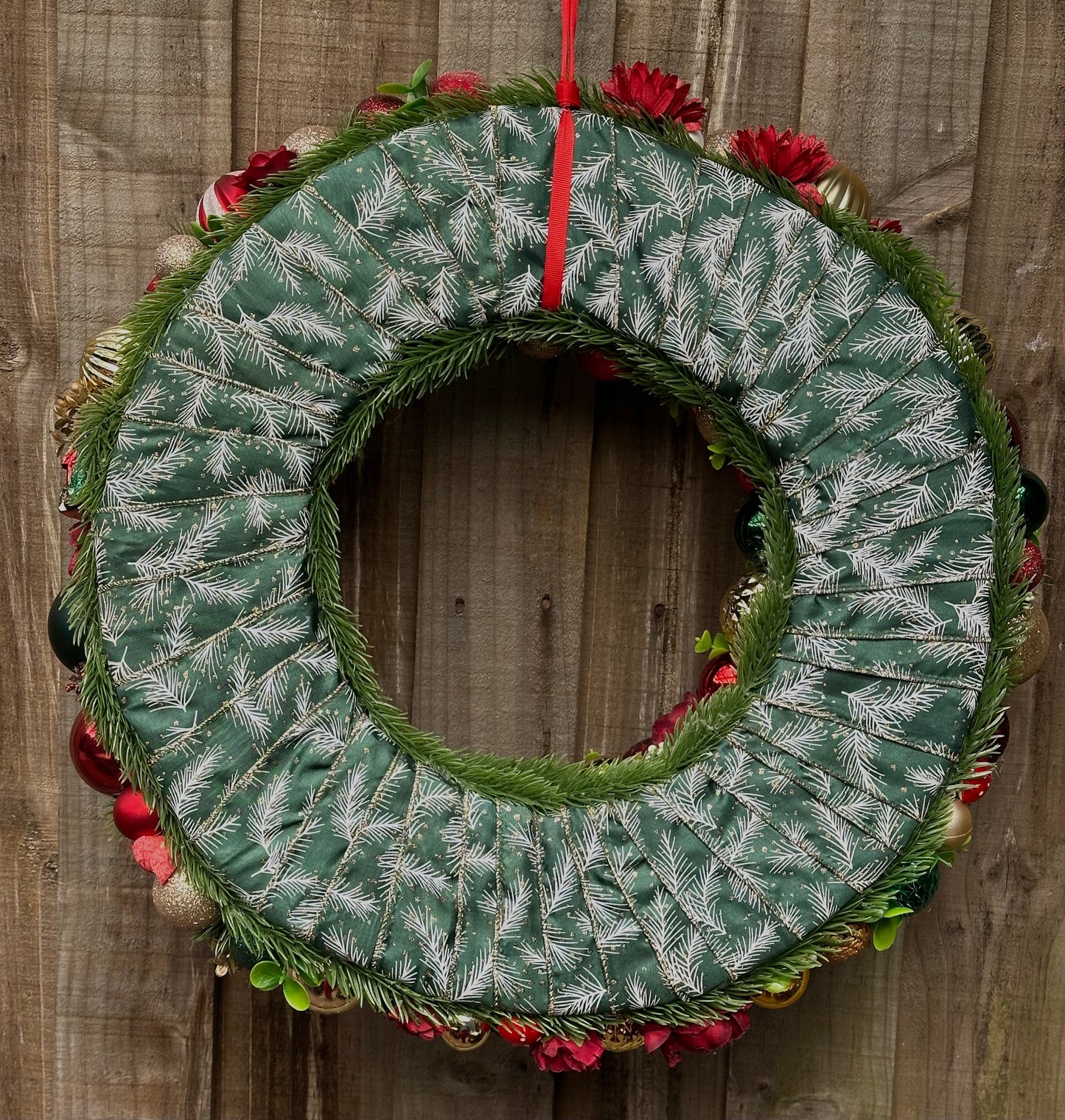 The Crowned Christmas ornament Wreath