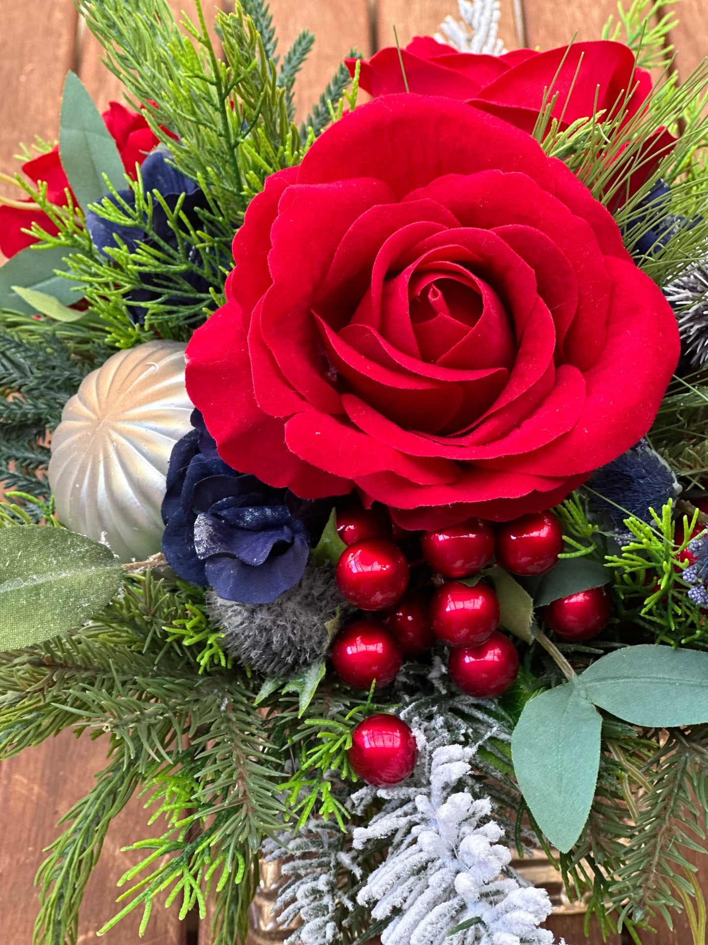 Winter Rose Table Arrangement