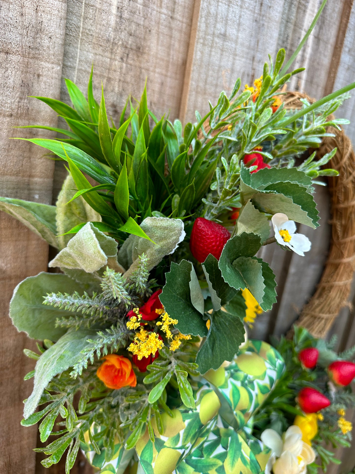 Strawberry Farm Wreath – Beliefs in Wreaths Decor Studio